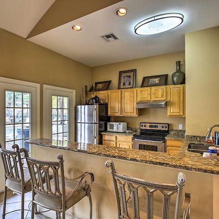 Modern Condo With Pool 4 Mi To Clearwater Beach! Exterior photo